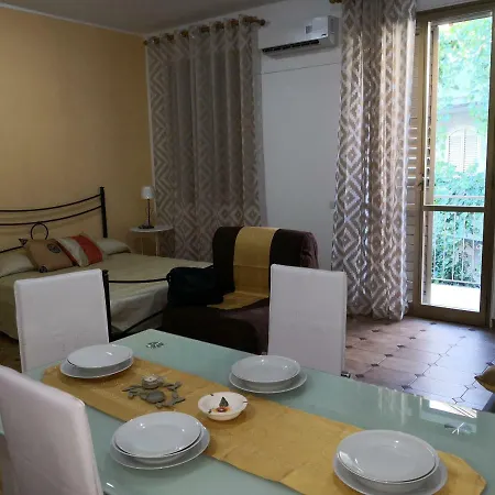 Monolocale Trappitello - 招待所 陶尔米纳