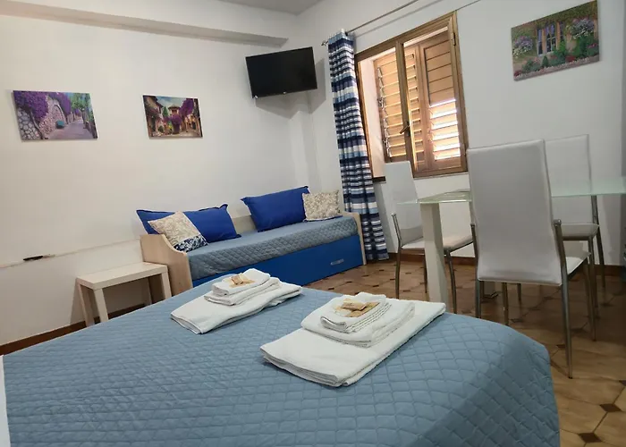 Monolocale Trappitello - 招待所 陶尔米纳